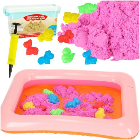 Piasek dla dzieci w wiaderku 1kg foremki różowy Piasek dla dzieci w wiaderku 1kg foremki różowy