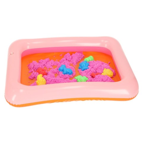 Piasek dla dzieci w wiaderku 1kg foremki różowy Piasek dla dzieci w wiaderku 1kg foremki różowy