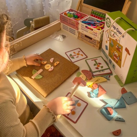 WOOPIE GREEN Drewniana Przybijanka z Młotkiem Układanka 20 wzorów 82 el.