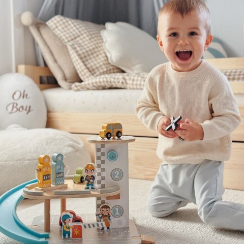 WOOPIE GREEN Drewniany Parking Piętrowy 2w1 Stacja Benzynowa z Autkami i Figurkami 12 el. FSC